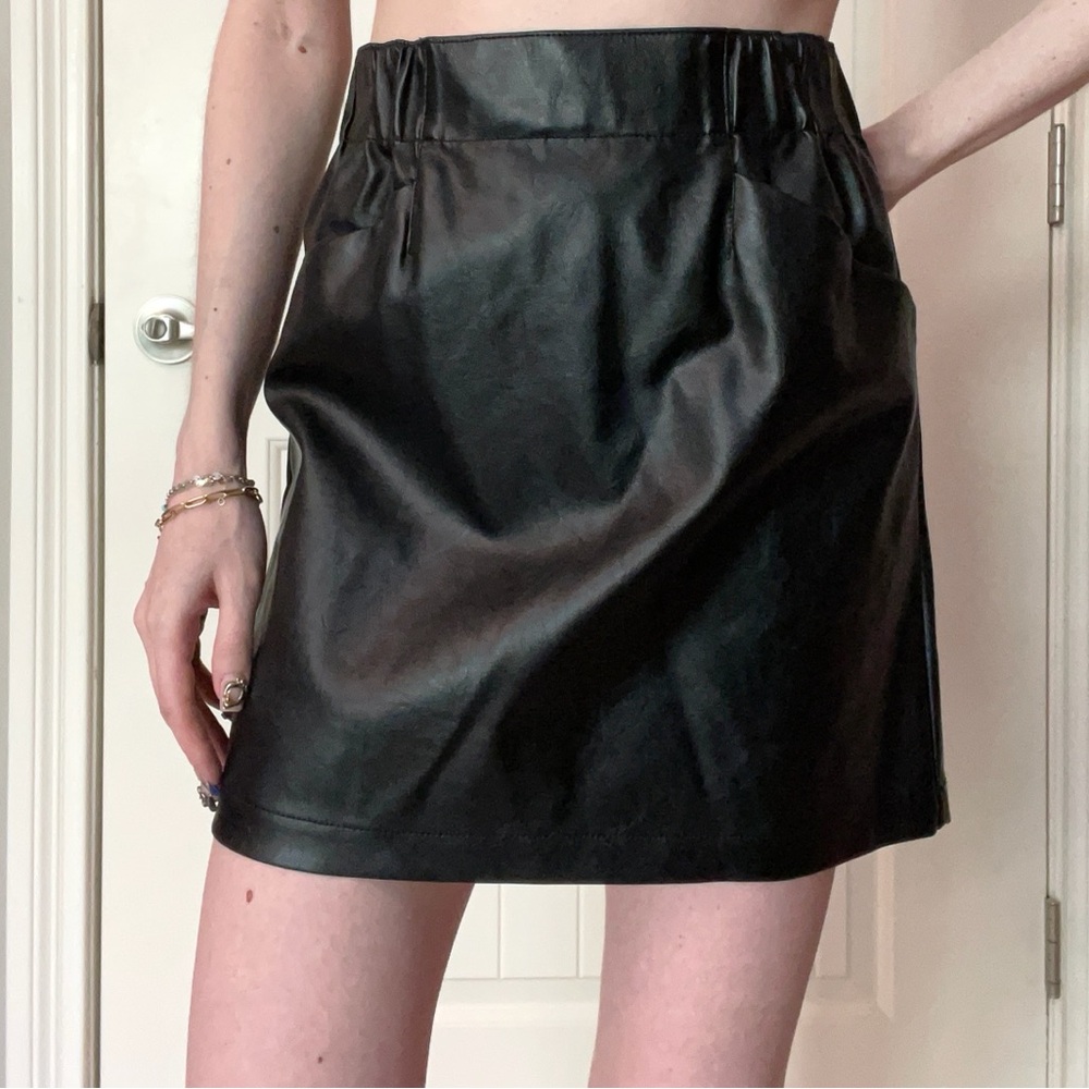 Wild Fable black faux leather mini skirt
